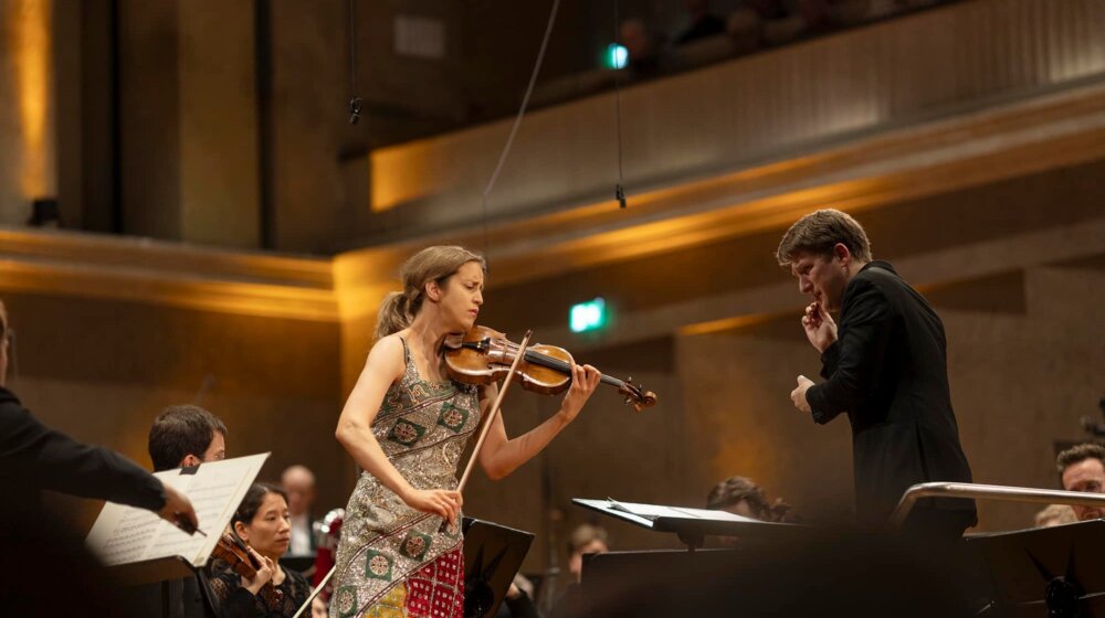 Zapanjujuća virtuoznost: Koncert Simfonijskog orkestra Bavarskog radija sa norveškom violinistkinjom Vild Frang u Herkules sali Rezidencije u Minhenu 1