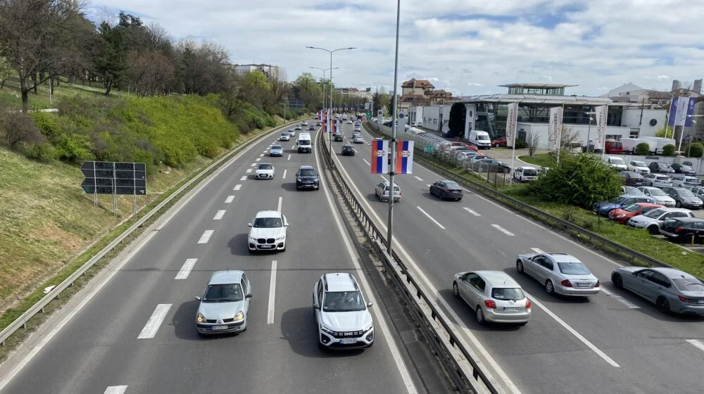 AMSS: Pojačan saobraćaj u gradovima, na putevima mirno 10