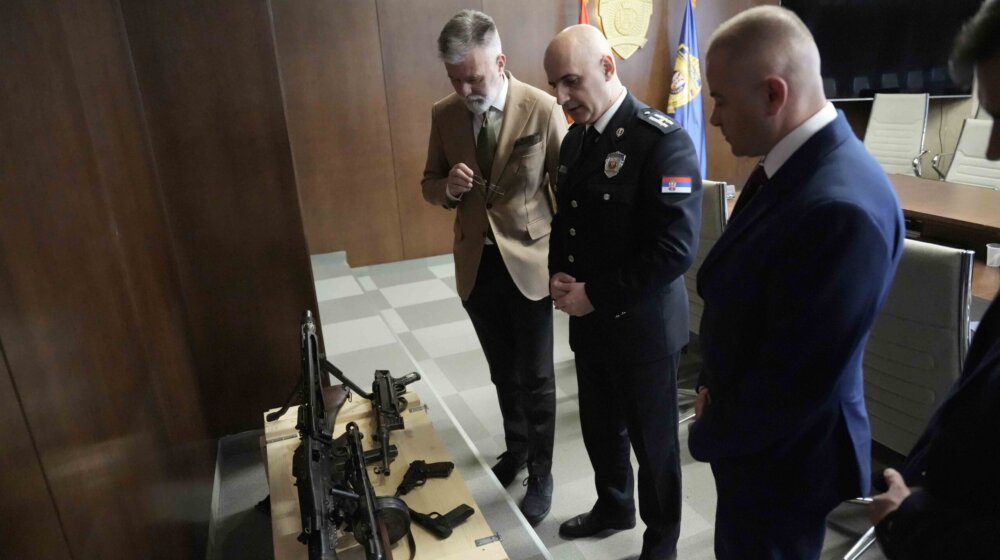 MUP predao Muzeju žrtava genocida 46 komada trofejnog oružja 1
