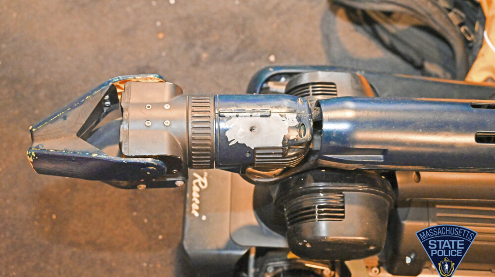 Policijski 'robotski pas' ranjen u akciji dobio zahvalnicu jer je sprečio stradanje ljudi 1