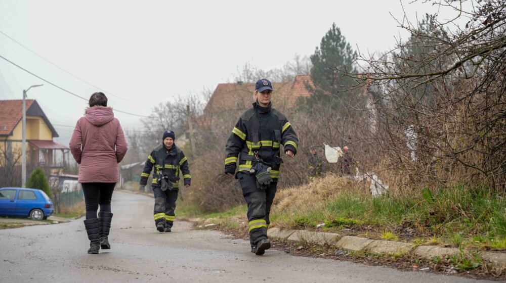 Potraga za nestalom devojčicom iz Bora u toku: MUP obustavio pretragu u naselju Banjsko Polje (FOTO, VIDEO) 1