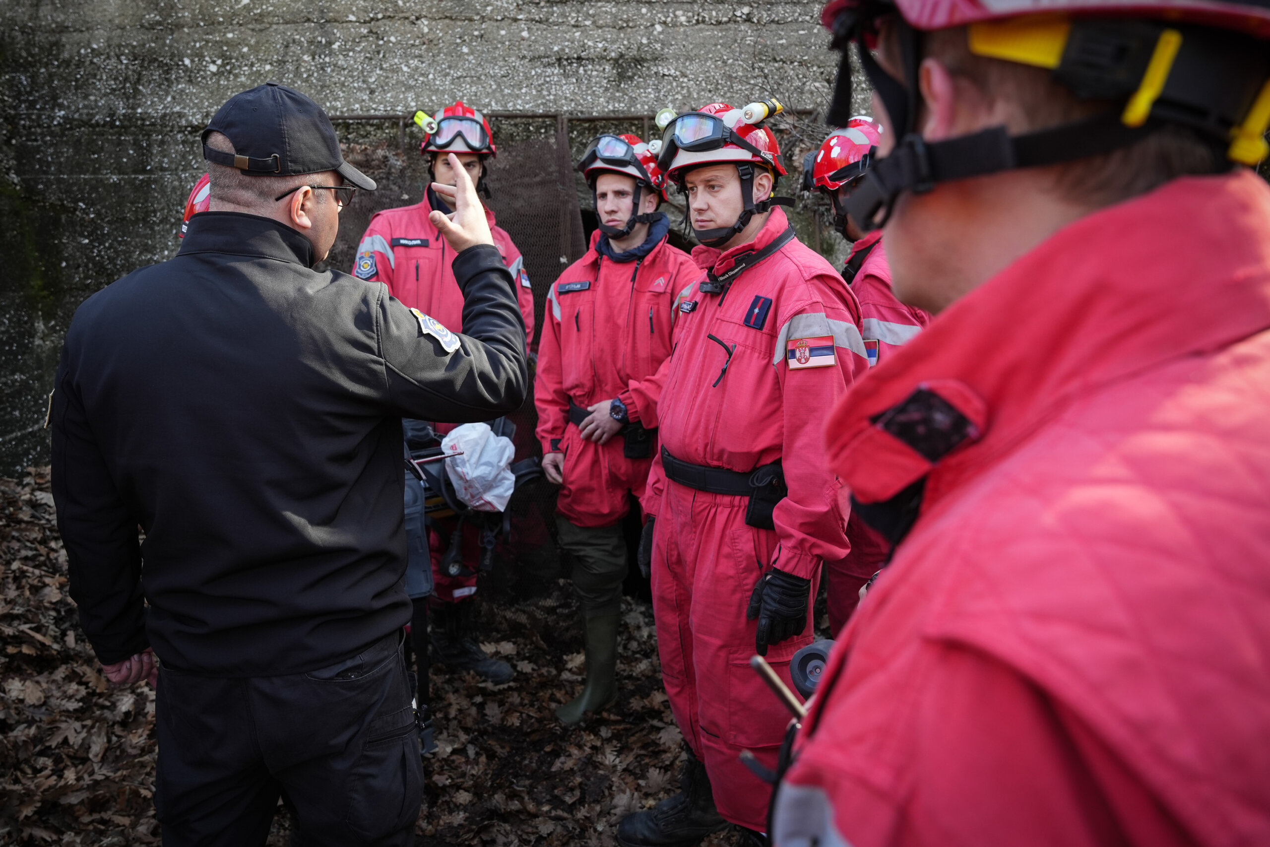 MUP se oglasio o potrazi za nestalom devojčicom: Pretraženi su tuneli, podzemni kanali i šahtovi, nisu pronađeni nikakvi tragovi (FOTO) 7