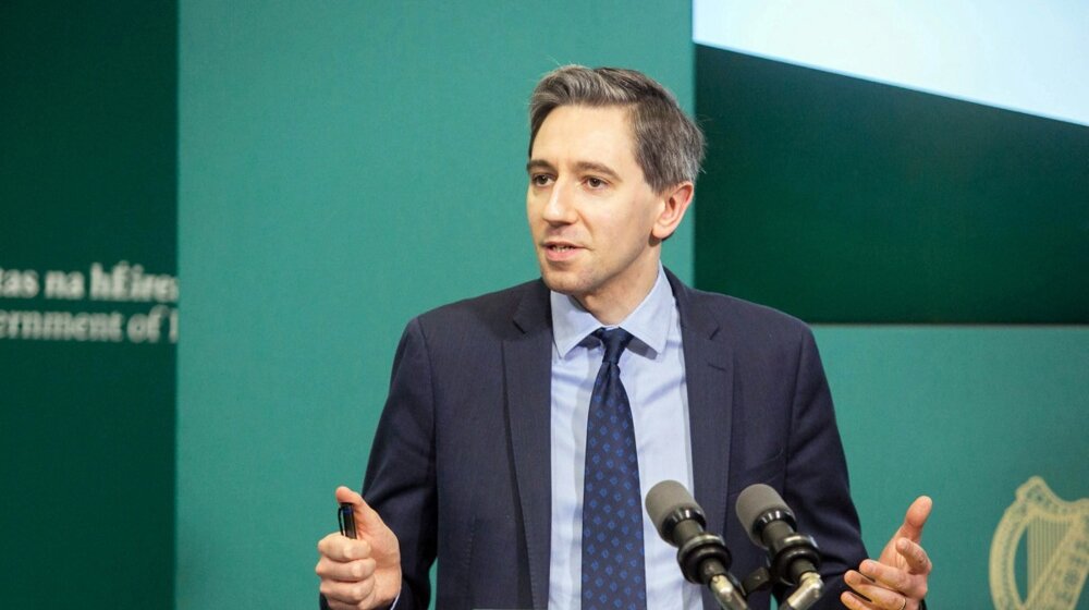 "Za nekoliko sati obezbedio više od polovine podrške": Sajmon Haris prihvatio kandidaturu za premijera Irske 1