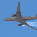 Boing 777 prisilno sleteo, otpala mu guma prilikom poletanja 4