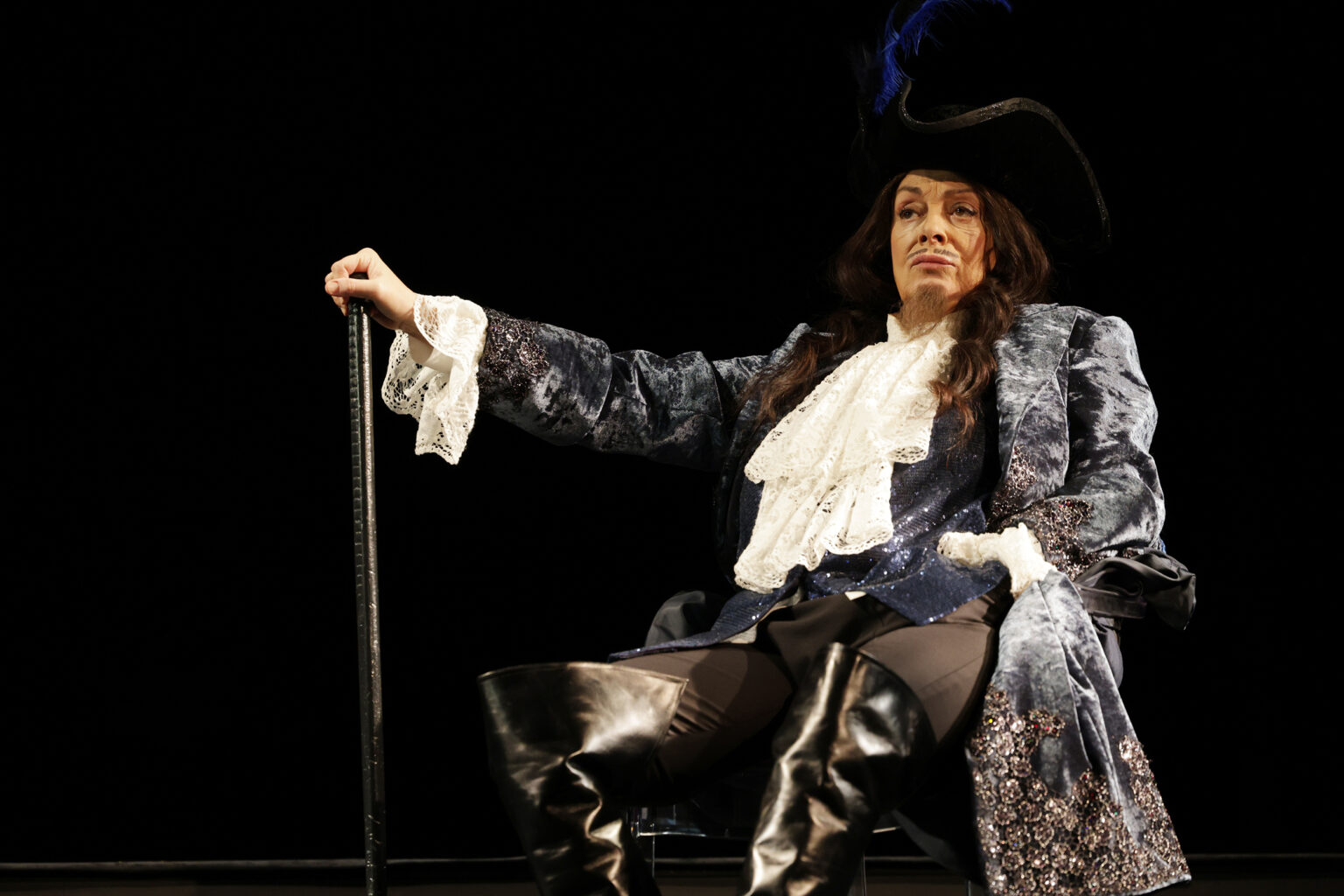 Da li moć isključuje i slobodu i ljubav: Dragan Mićanović večeras premijerno u JDP kao zaljubljeni poetični filozof Sirano 4