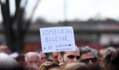 Protest građana zbog najavljene izgradnje crkve kod Štranda u Novom Sadu (FOTO) 3