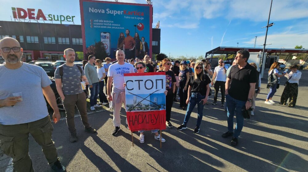 Protest građana novobeogradskih blokova, zahtevaju obustavljanje izgradnje novih objekata 1