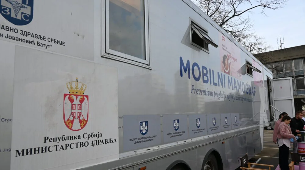 Počeli besplatni mamografski pregledi ispred zgrade Opštine Novi Beograd 1
