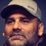 Dino Mustafić za Danas: Sidran je bio beskrajno duhovit, priče i karakteri koje je ispisao ostaće ono srce Sarajeva zbog kojeg se emotivno i identitarno voli ovaj grad 2