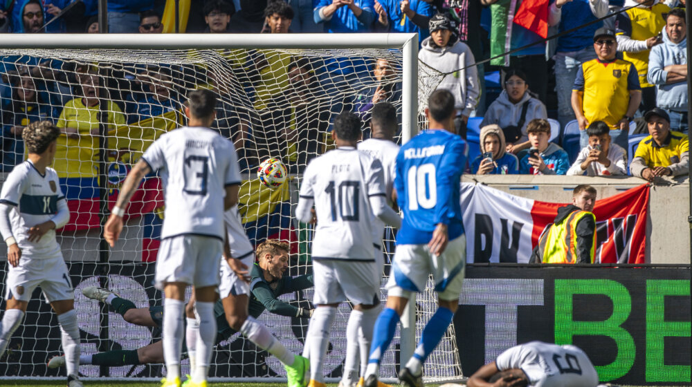 Trojica reprezentativaca Ekvadora posetili striptiz-klub pred meč sa Italijanima, jedan je maloletnik koji treba da potpiše za Čelsi (VIDEO) 1