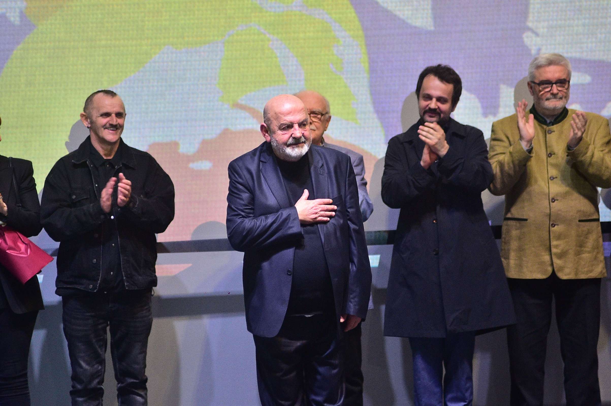 INTERVJU Vuk Drašković: Kosovska drama započela je združenim fanatizmom i albanskih i srpskih staljinista, maoista, titoista 4 INTERVJU Vuk Drašković: Kosovska drama započela je združenim fanatizmom i albanskih i srpskih staljinista, maoista, titoista 4