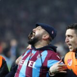 Uhapšeno 12 osoba posle incidenta u Trabzonu, FIFA traži kazne za napadače na fudbalere Fenerbahčea 3