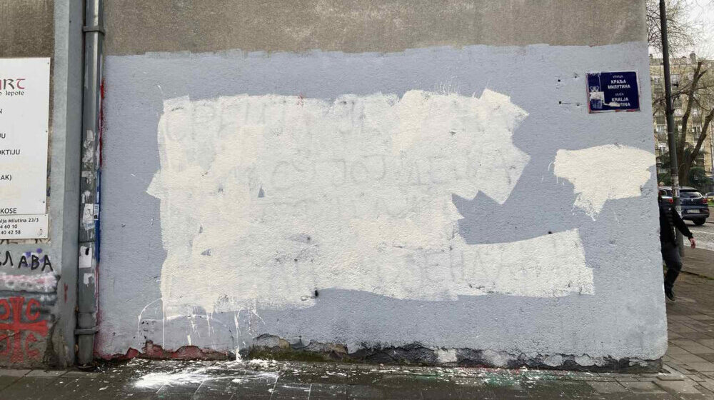 Kod "Ribnikara" prekrečen grafit-čestitka za rođendan Vučiću 1