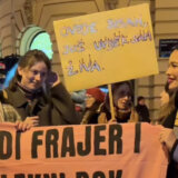 Severina marširala sa ženama u Zagrebu, dobila i poklon koji ju je posebno raznežio (FOTO, VIDEO) 10