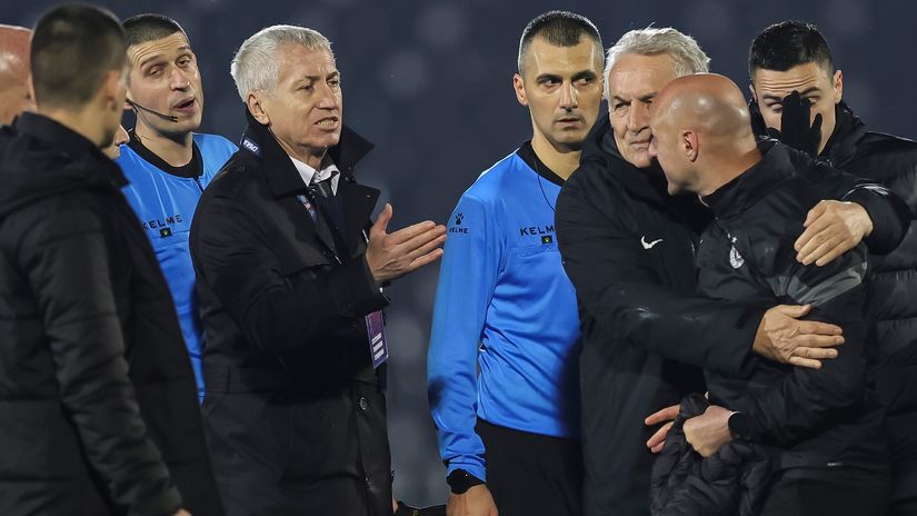 Detalji posle meča Partizan-Napredak zbog kojih se Igor Duljaj našao na "tapetu": Delegat i komesar gađani kamenicama 1