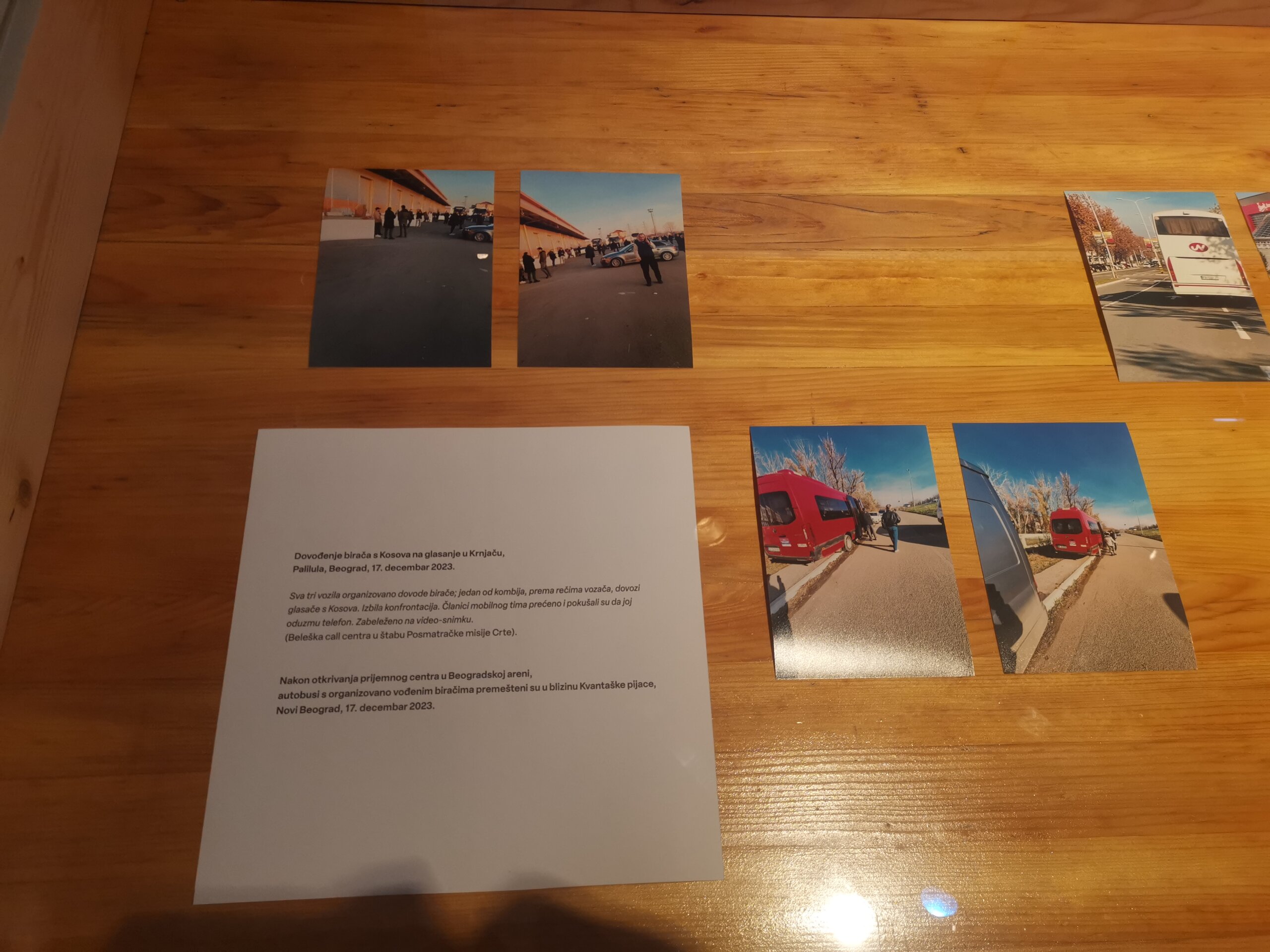 "Rekli su mi da neću dobiti paket hrane jer nisam bila na mitingu. Ali ja sam trudna": Detalji izložbe "Brisanje privida" 3