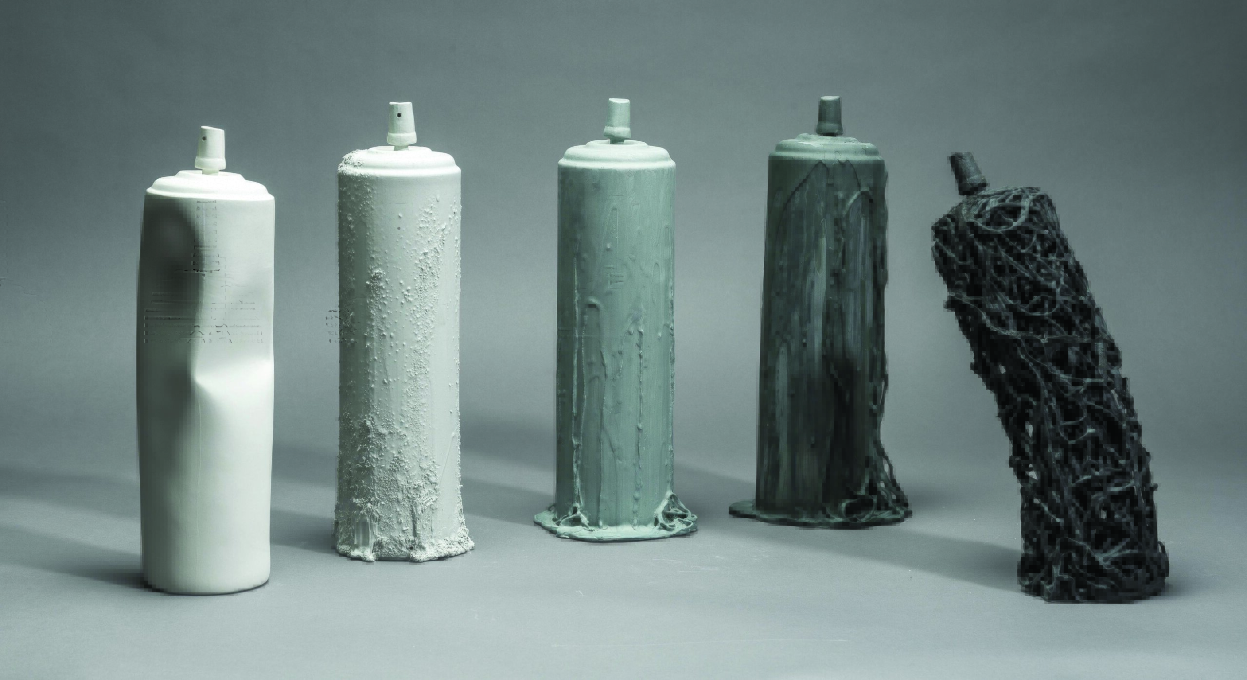 Banalnost običnog i svakodnevnog uzdignuta u kritiku potrošačke kulture: U Galeriji Haos izložba crteža u porcelanu Jasmine Pejčić 4 Banalnost običnog i svakodnevnog uzdignuta u kritiku potrošačke kulture: U Galeriji Haos izložba crteža u porcelanu Jasmine Pejčić 4