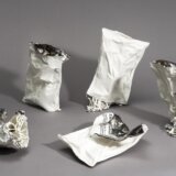 Banalnost običnog i svakodnevnog uzdignuta u kritiku potrošačke kulture: U Galeriji Haos izložba crteža u porcelanu Jasmine Pejčić 5