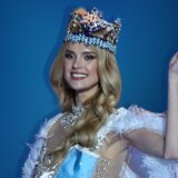 "Studentkinja prava, koja tečno govori nekoliko jezika": Ko je Kristina Piškova, zvanično najlepša žena na svetu? 4