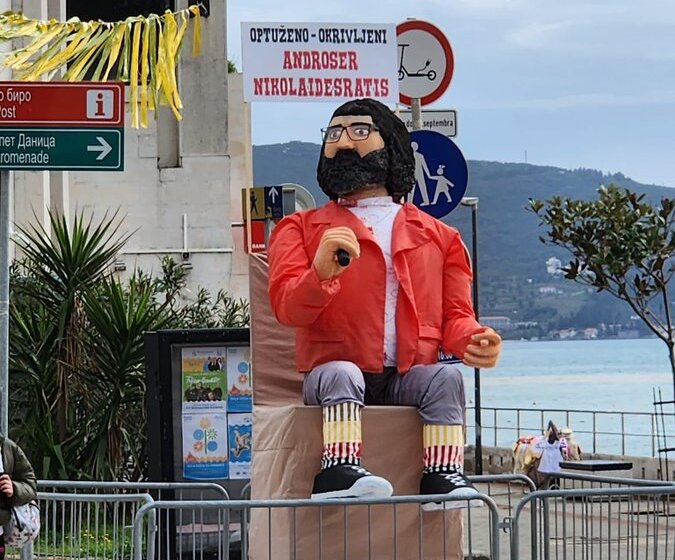 Andrej Nikolaidis za Danas nakon spaljivanja lutke sa njegovim likom: "Meni je ovo uradila država Crna Gora i grad Herceg Novi, govor je bio monstruozan" 1