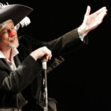 Da li moć isključuje i slobodu i ljubav: Dragan Mićanović večeras premijerno u JDP kao zaljubljeni poetični filozof Sirano 7