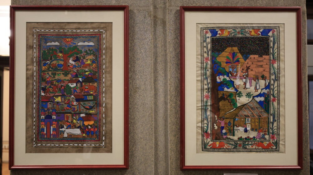 Izložba radova na meksičkom papirus „Amate iz Ksalitle” u zgradi starog Suda u Kragujevcu (FOTO) 1
