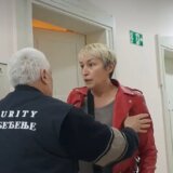 Napadnuta novinarka iz Inđije Verica Marinčić za Danas: "Šta je sledeće da me izbace kroz prozor?" 1