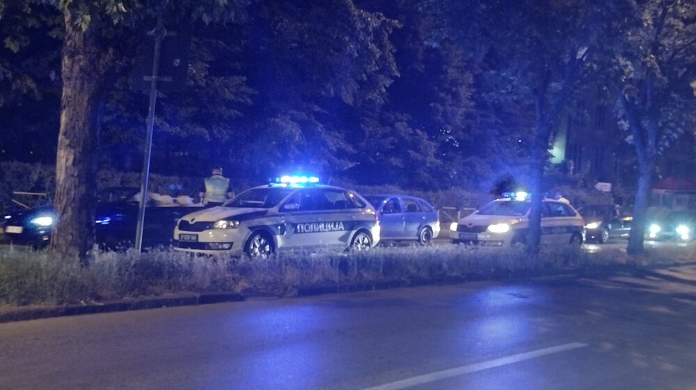 U saobraćajnoj nesreći kod Mostarske petlje dve osobe teško povređene, a dve lakše (VIDEO) 28
