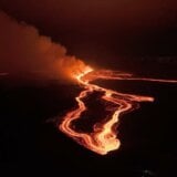 (VIDEO) Crveno nebo i reke lave: Na Islandu vanredno stanje nakon erupcije vulkana 7