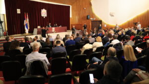 Prihvaćen zahtev opozicije u Kragujevcu da konsultacije šefova odborničkih grupa budu otvorene za medije