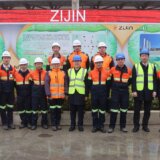 Ambasador Kine posetio Ziđinove kompanije u Boru 7
