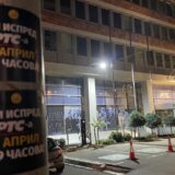 Kreni-Promeni oblepio Beograd: "Svi ispred RTS! 4. april u 19h" 1