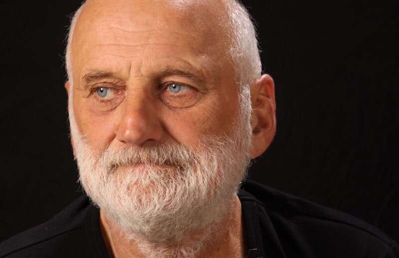 Veličanstvena muzika Zorana Simjanovića u Domu omladine: Hitovi iz kultnih filmova "Grlom u jagode", "Nacionalna klasa", "Maratonci", "Bure baruta"... 1