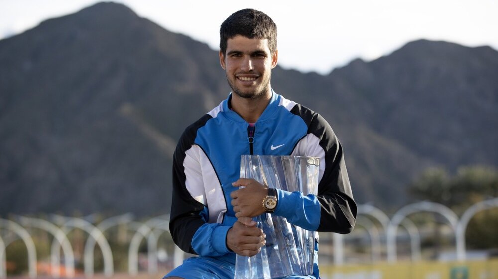 Lažna uzbuna: Na pres-konferenciji Alkaraza uključio se govorni automat sa upozorenjem na opasnost "napustite zgradu" (VIDEO) 1