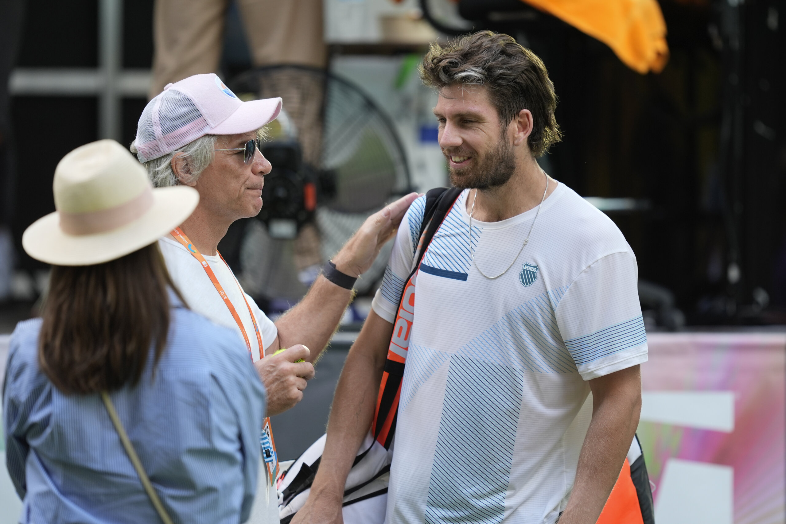 Teniski masters u Majamiju: Džon Bon Džovi i Ronaldo na Hard Rok stadionu (FOTO, VIDEO) 2 Teniski masters u Majamiju: Džon Bon Džovi i Ronaldo na Hard Rok stadionu (FOTO, VIDEO) 2