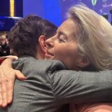 "Evropska komisija brani evropske vrednosti": Međak i Biber o zagrljaju Brnabić i Fon der Lajen 7
