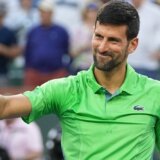 The trojka: Novak Đoković se u Stejpls centru dokazao kralju Lebronu Džejmsu (VIDEO) 1