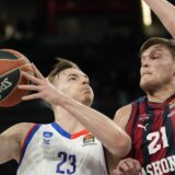 Borba za plej-in Evrolige: Sad je Efes usamljen na desetom mestu, Partizan i ostali s pobedom manje od njega 6