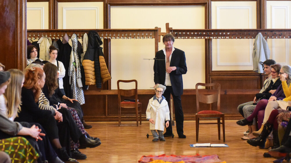 Jan Fabr predstavio knjigu, glumac Slobodan Beštić izveo performans iznenađenja (FOTO) 1