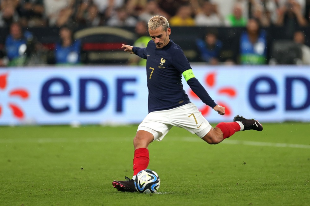 Pošteda posle 84 utakmice: Koja je veza između Grizmanovog svetskog rekorda i stidljivog vođe u diktaturi bez diktatora? 2