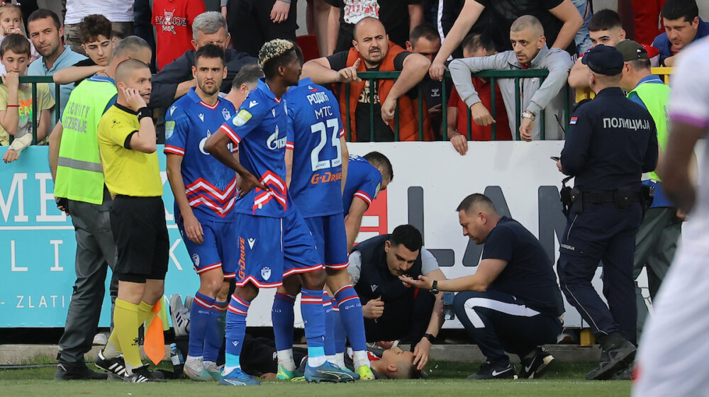 Stresan prizor u Ivanjici: Pozlilo dečaku iz gledališta, lekari Javora i Zvezde pravovremeno pomogli, a Rodić učinio zadivljujući gest 1