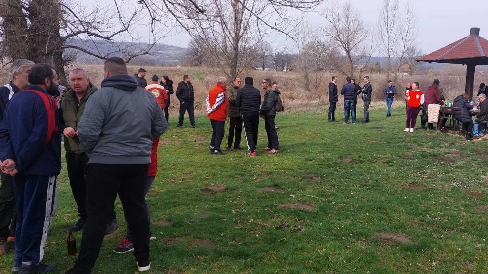 Zaječarci opet prekinuli radove: Meštani brane svoje kupalište od bagera i opasnih strujnih kablova (FOTO) 6