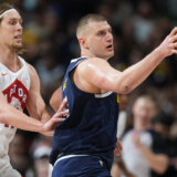 Denver uz Jokićev tripl-dabl istopio veliku prednost Rajakovićevog Toronta, prvi put u NBA braća na terenu (VIDEO) 1