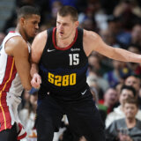 Šampioni izgubili kod kuće od Minesote, Jokić uz prosečnu partiju do 32 poena 4