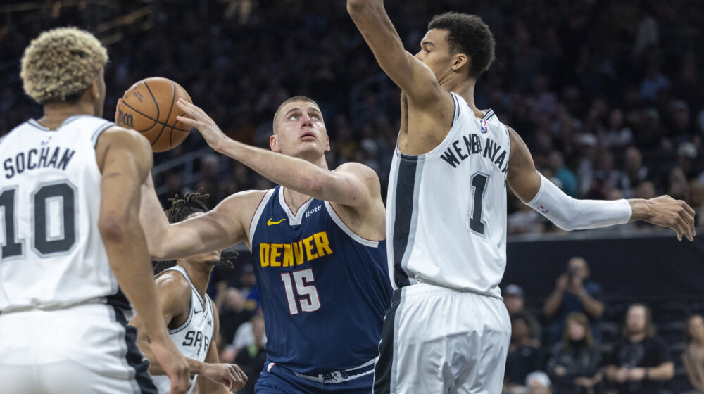 Mladi Francuz "isprovocirao" Jokića pa dobio zakucavanje u lice, Denver prebrodio Sparse 1