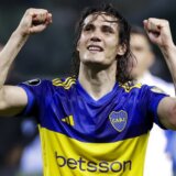 Matador sa "makazicama": Kavani ponovo blista u fudbalskoj koridi (VIDEO) 1