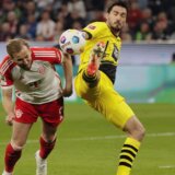 Dok se dvojica rvu, treći ruke trlja: Prva pobeda Borusije u Minhenu posle 10 godina, Bajer još više odmakao Bajernu (VIDEO) 6