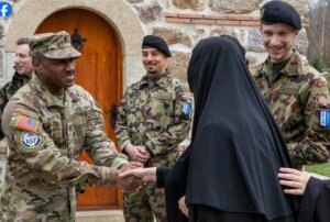Američki vojnici Kfora pomogli u završetku radova oko manastira Brnjak