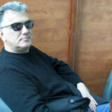 "Tu je sve što nije imalo gde": "Ukrštene reči" Zorana Kostića Caneta - zbirka poezije čuvenog muzičara u kojoj je svaka pesma suočenje 5