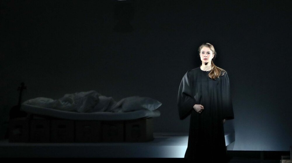 csm_Prima_Facie_-_Lea_Ruckpaul_-_Residenztheater__c_foto Birgit Hupfeld